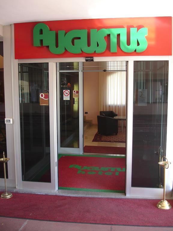 Augustus Hotel Биелла Экстерьер фото