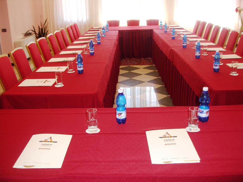 Augustus Hotel Биелла Экстерьер фото