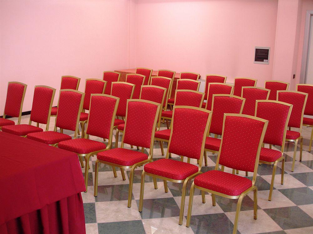 Augustus Hotel Биелла Экстерьер фото