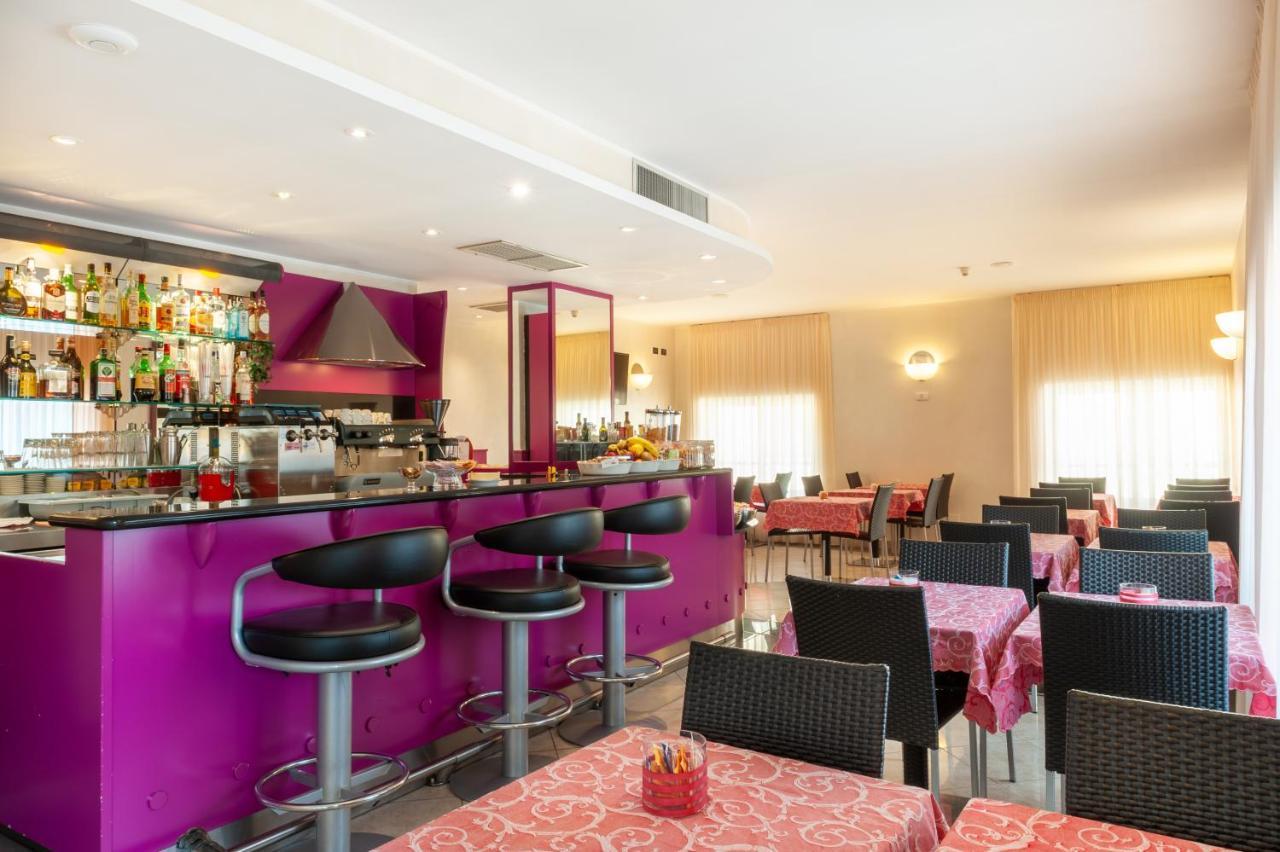 Augustus Hotel Биелла Экстерьер фото